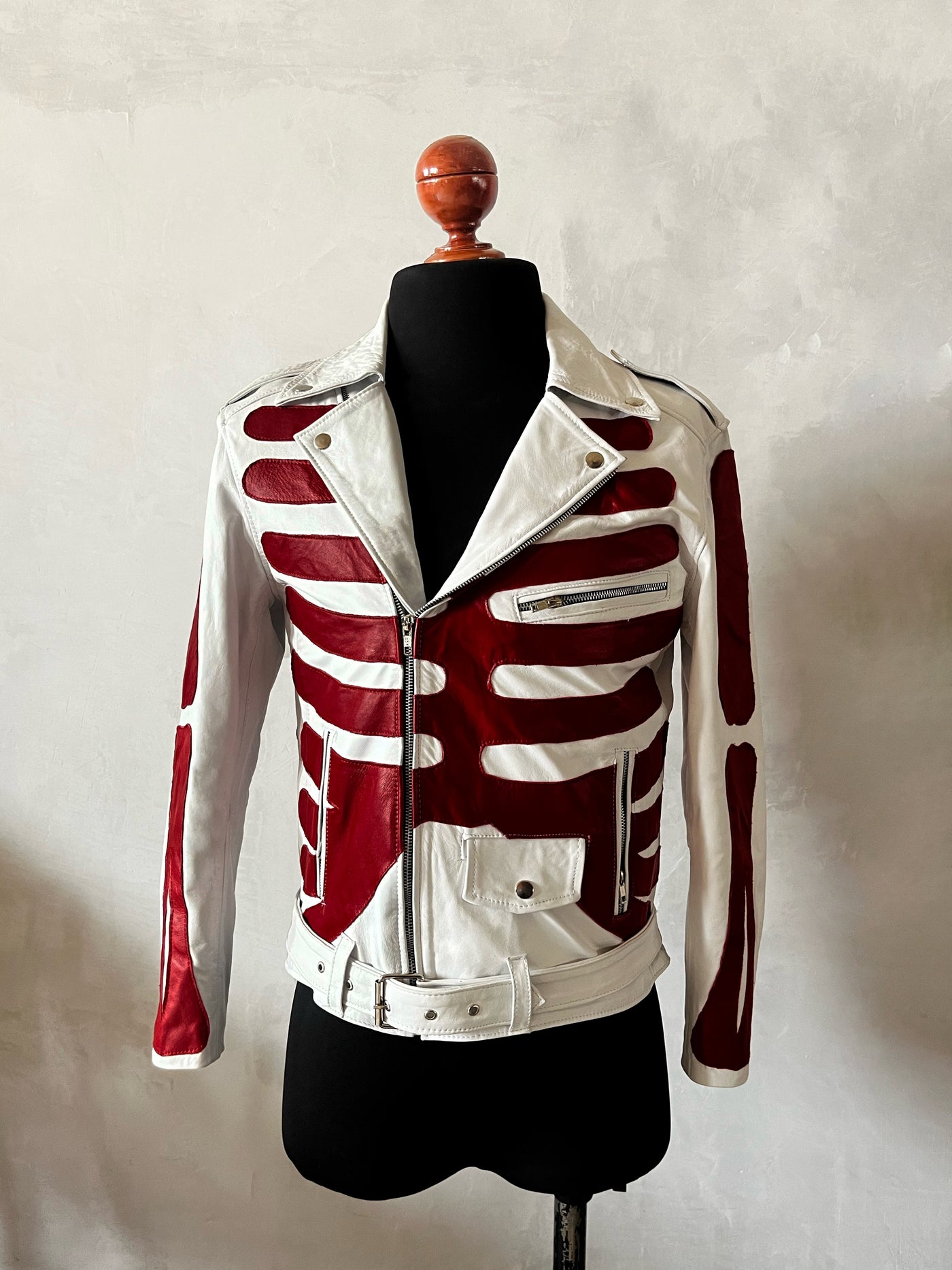 Biker no.1 bones white & red