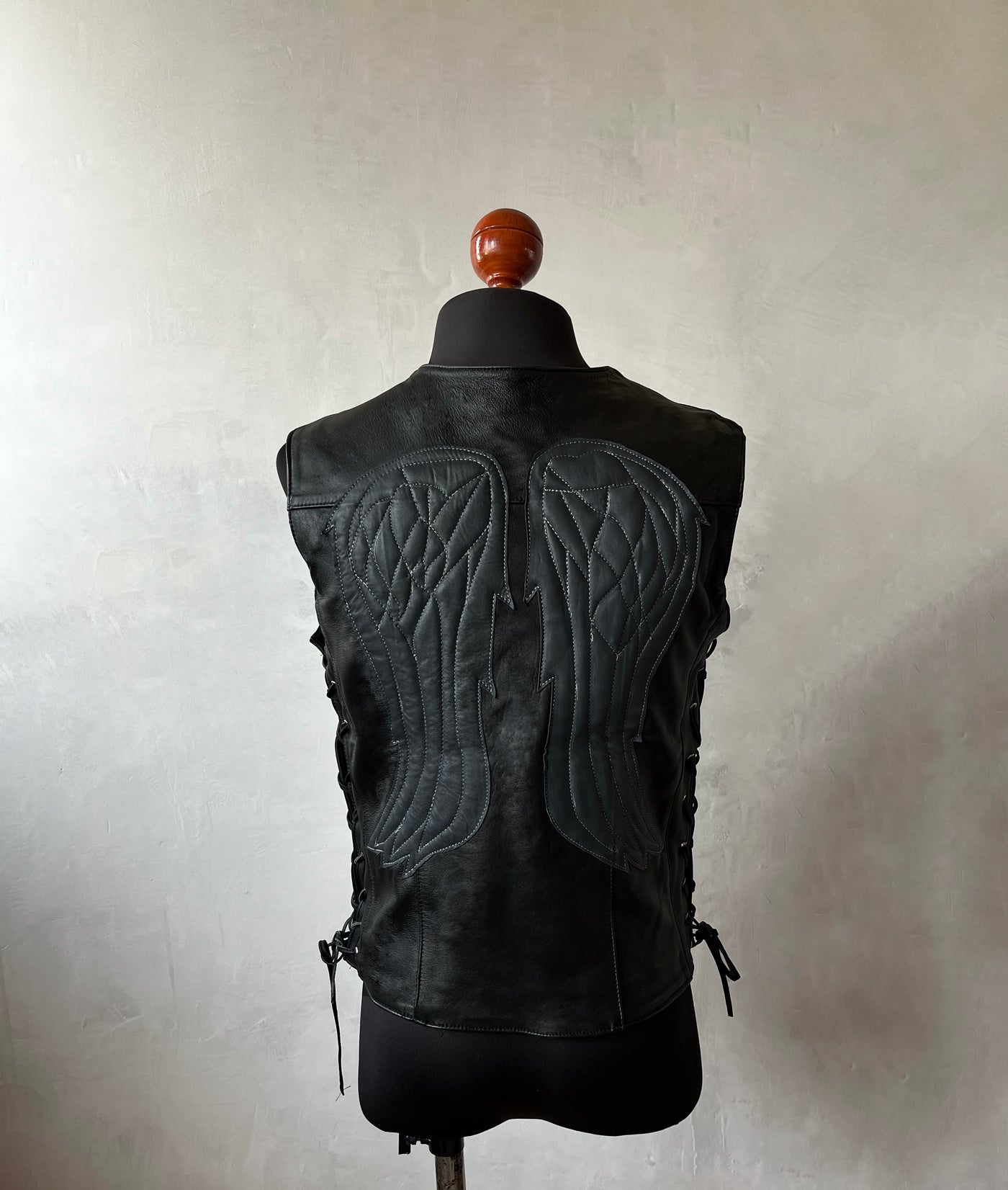 Twd Chaleco Daryl Dixon Daryl Sinner Black - Main Image