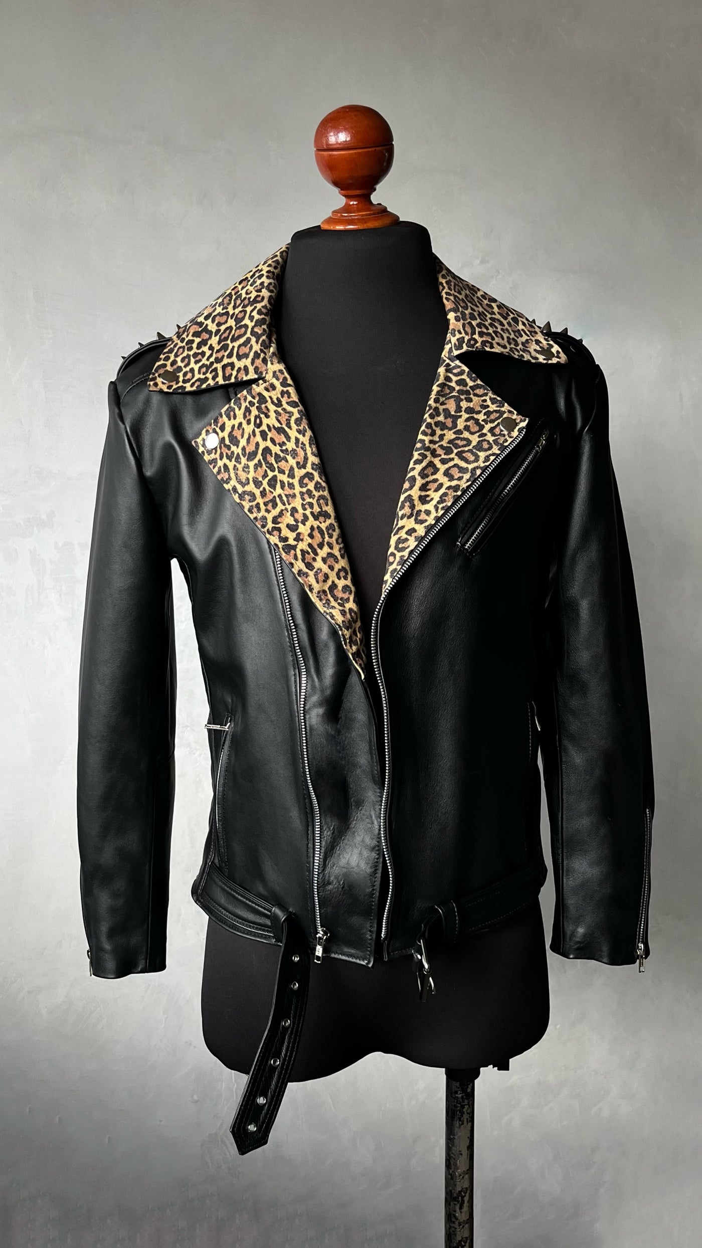 Biker no.1 black leopardo