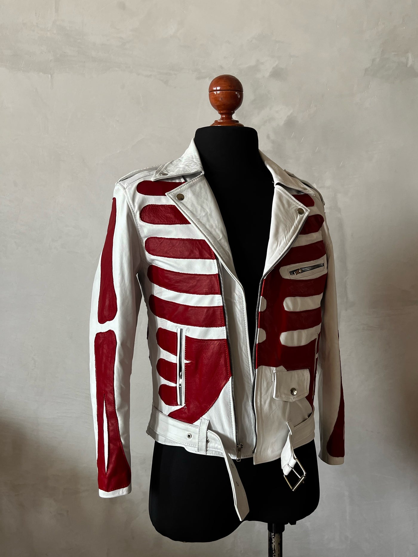 Biker no.1 bones white & red