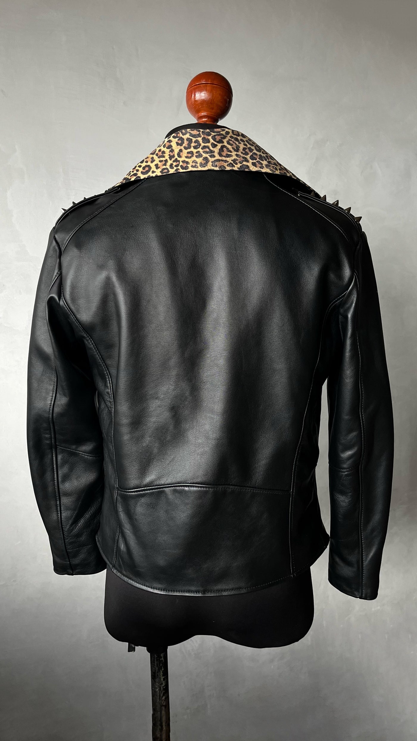 Biker no.1 black leopardo