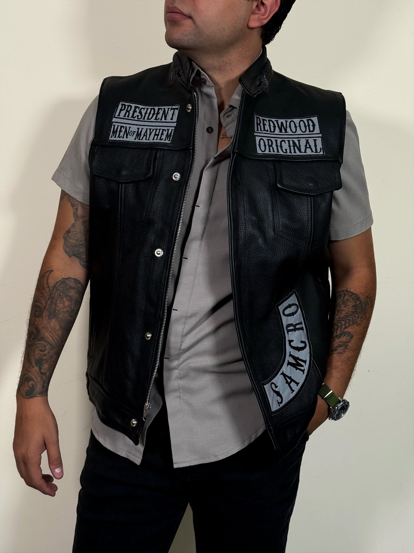 Chaleco Anarchy black bordado