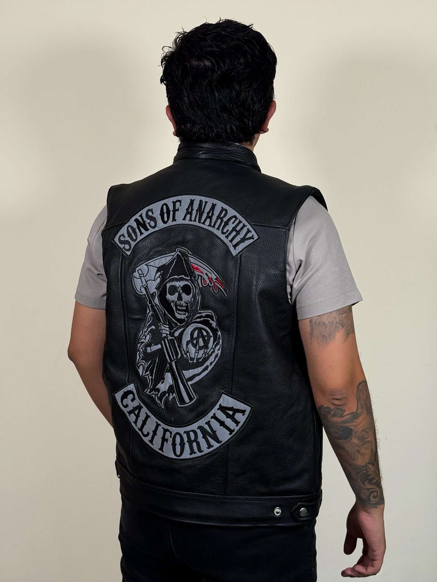 Chaleco Anarchy black bordado