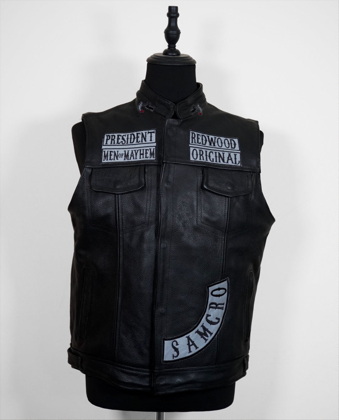 Chaleco Anarchy black bordado